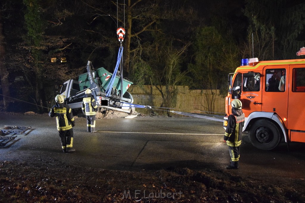 Container LKW umgestuerzt Koeln Brueck Bruecker- Dellbruecker Mauspfad P462.JPG - Miklos Laubert